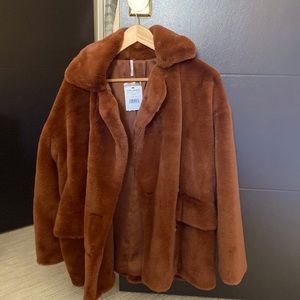 Free people faux fur teddy coat. New with tags size xs.
